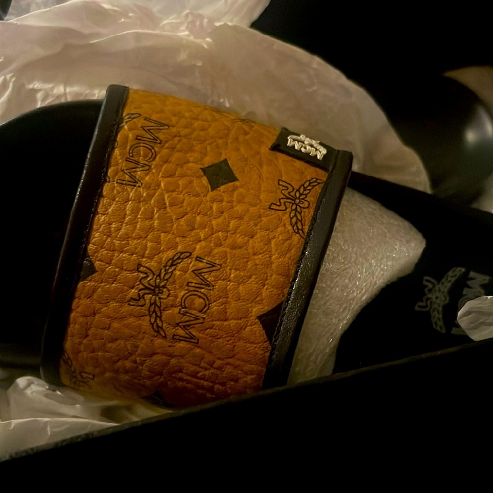 Mcm women authentic slides